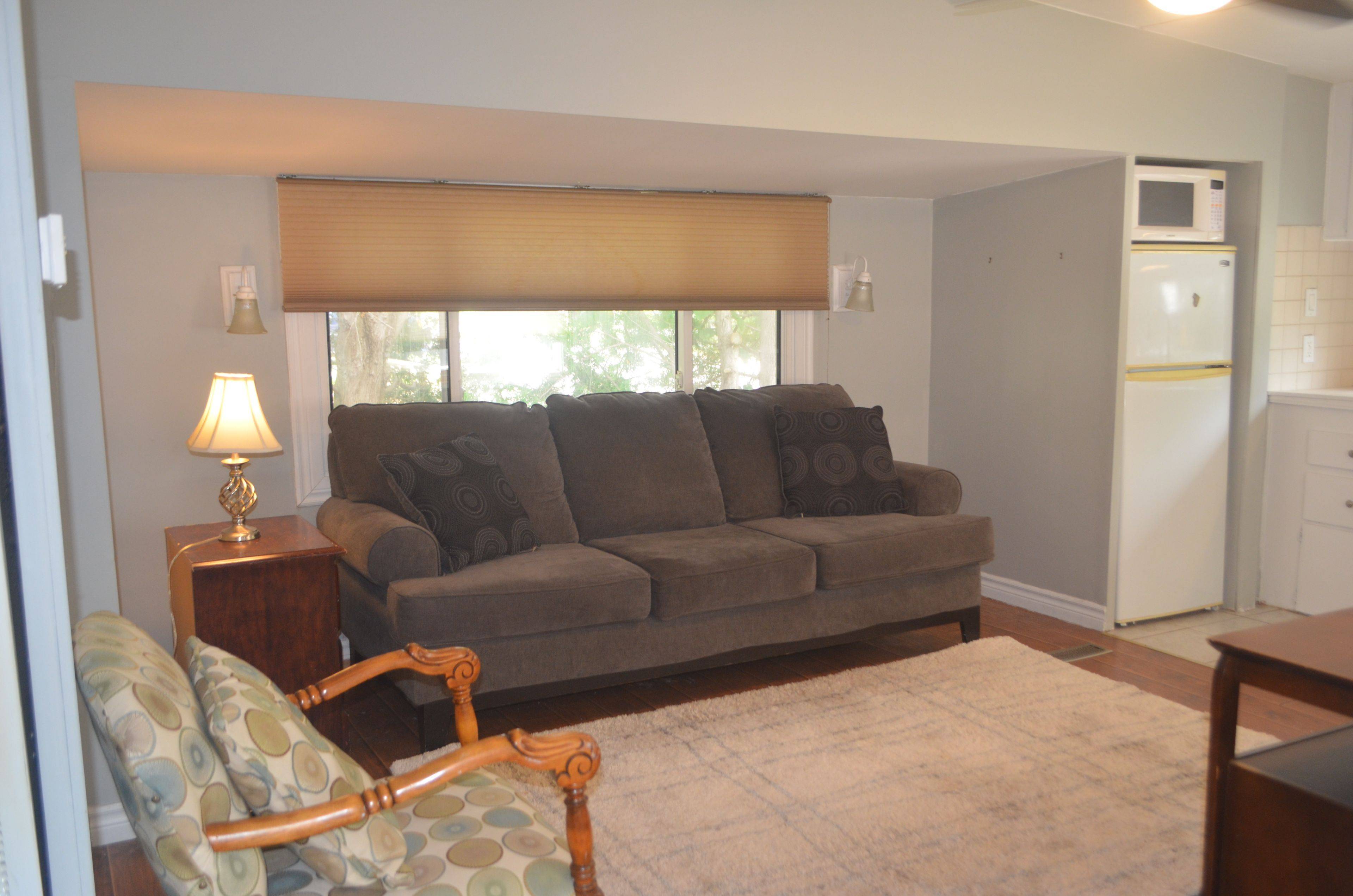 Clarington, ON L1B 1K7,623 King AVE E #18