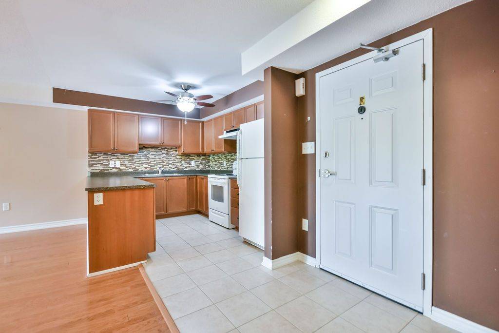 Barrie, ON L4N 6L9,39 Coulter ST #14