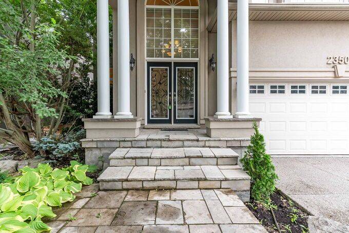 Oakville, ON L6M 0H3,2350 Kwinter RD