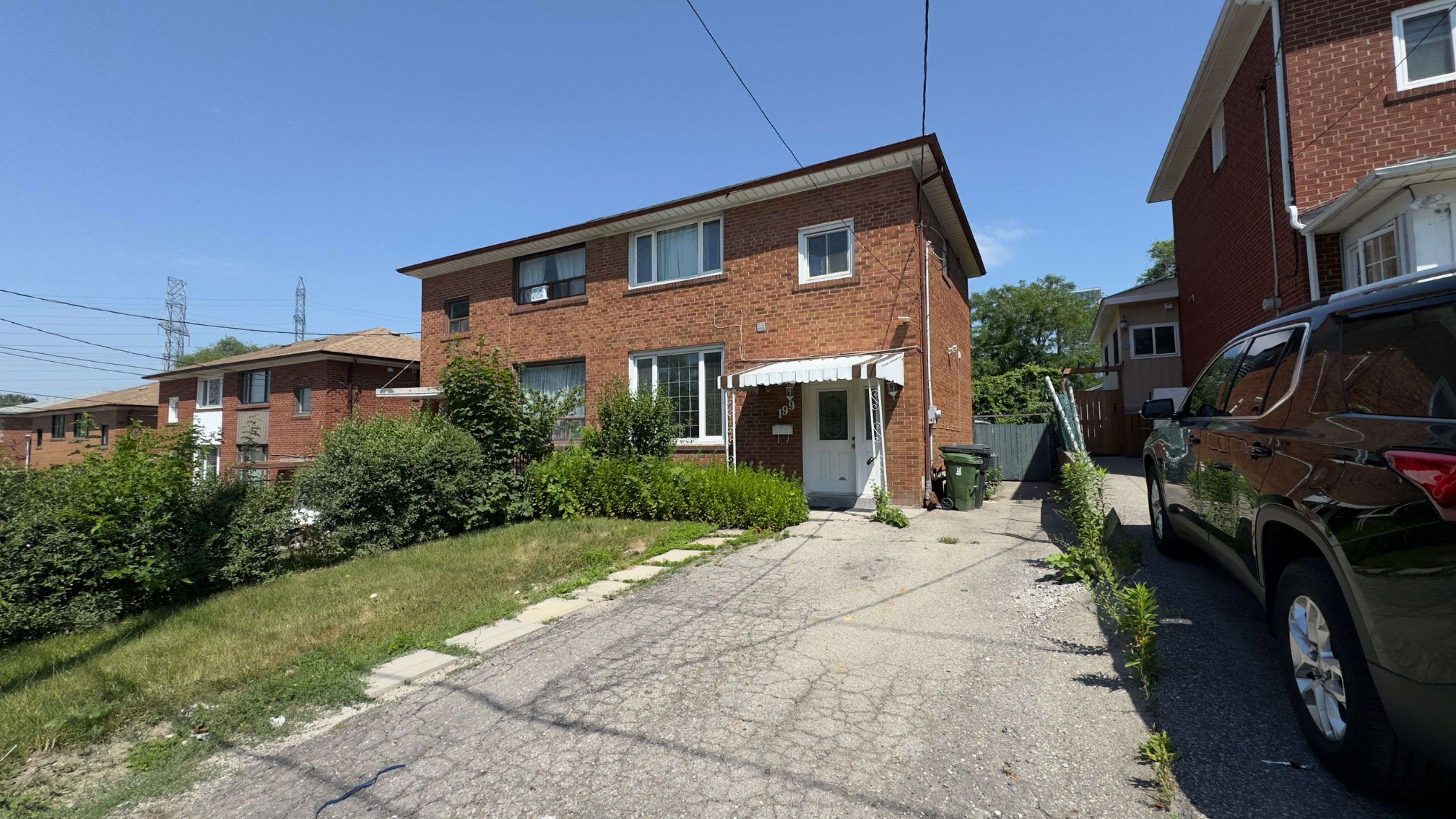 199 Habitant DR #Main, Toronto W05, ON M9M 2P4