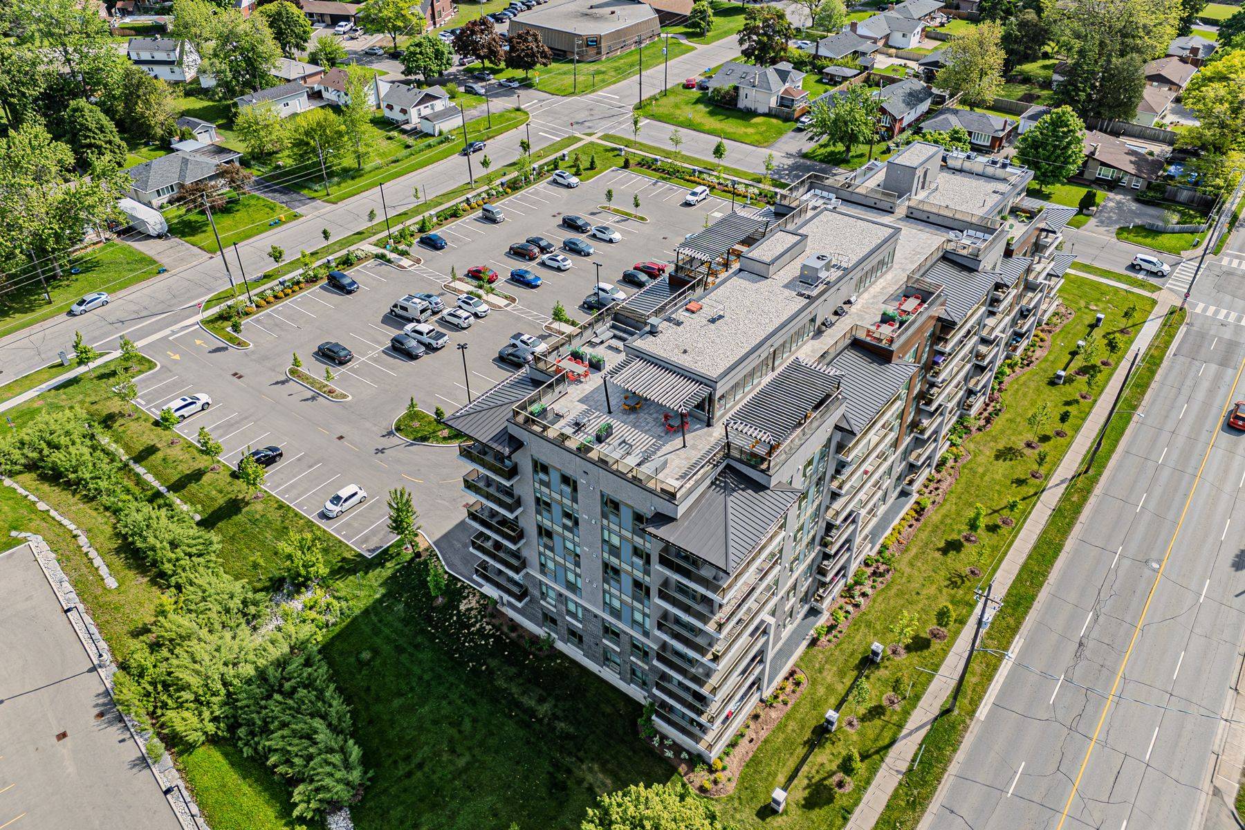 Brantford, ON N3R 2Y1,34 Norman ST #104
