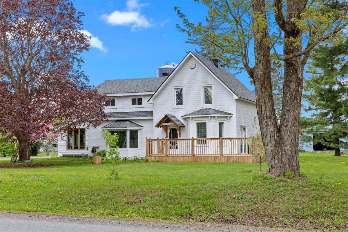 Orleans - Cumberland And Area, ON K4B 1J1,5348 Dunning RD