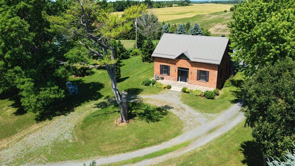 North Glengarry, ON K0C 1J0,19905 County Road 24 RD