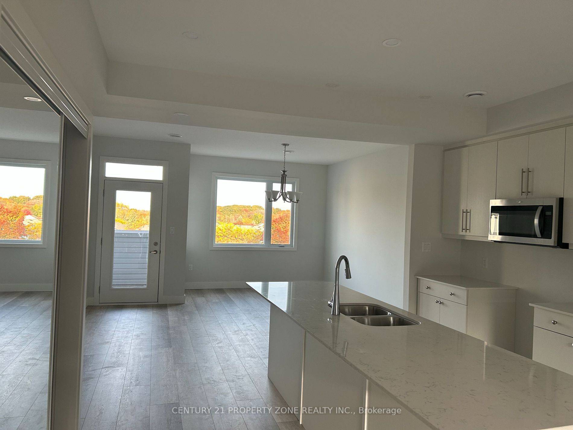 London South, ON N5Z 5A4,925 Deveron CRES #48
