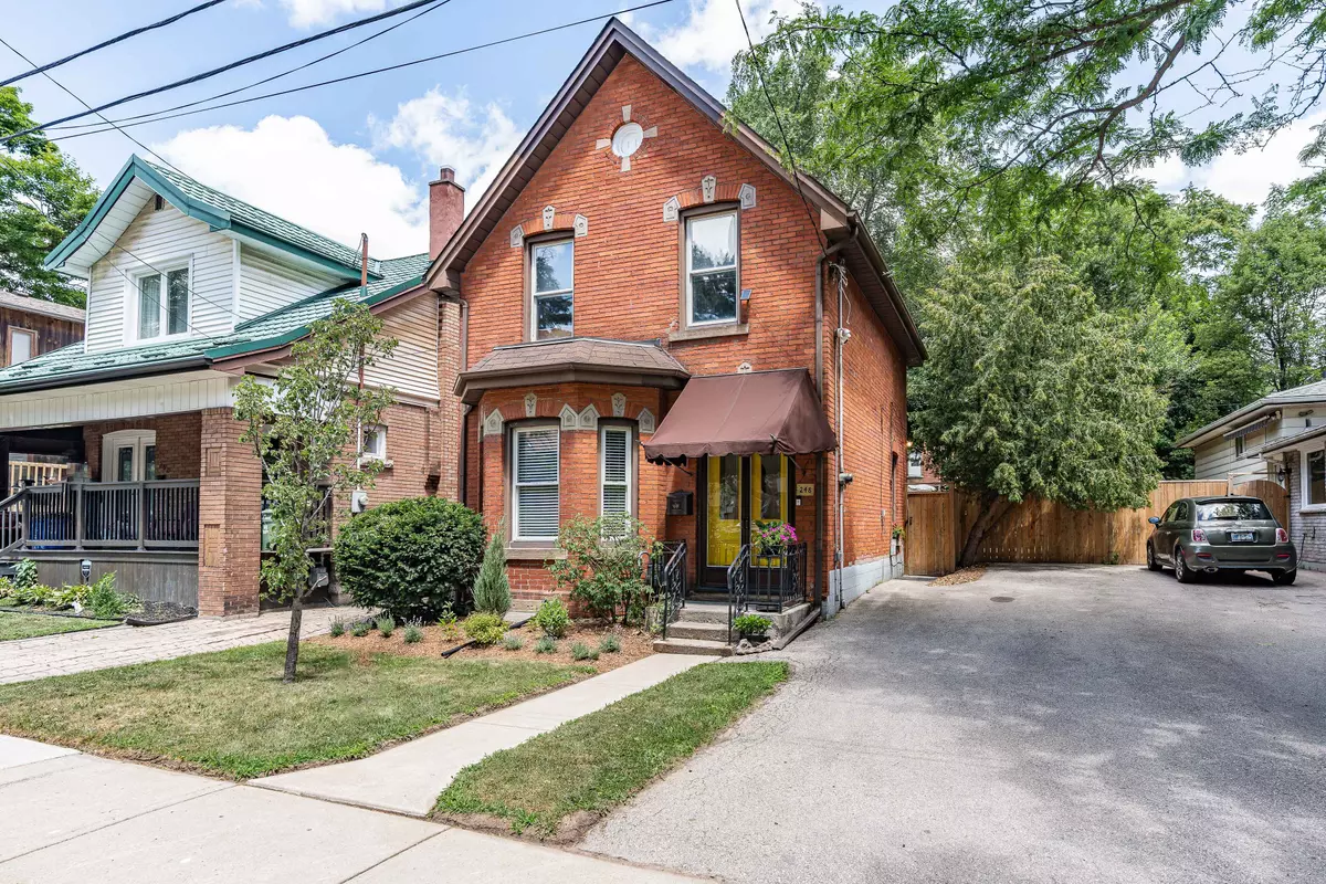 Hamilton, ON L8P 1V8,248 Bold ST