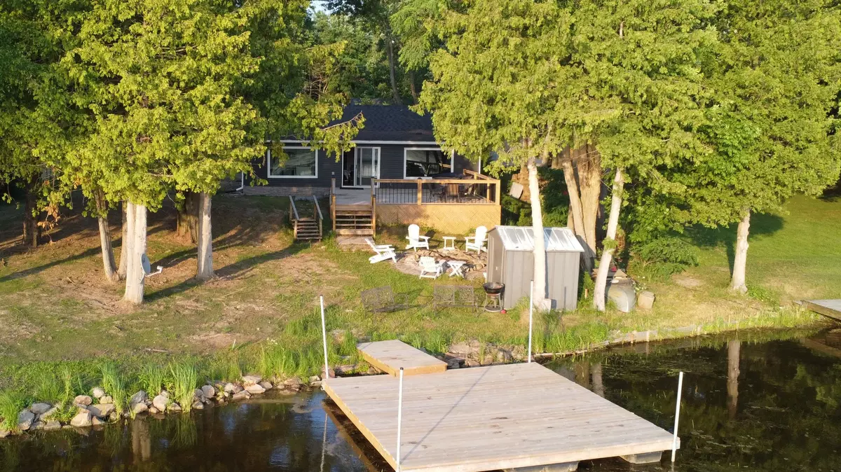 Kawartha Lakes, ON L0K 1B0,10 Rockside LN