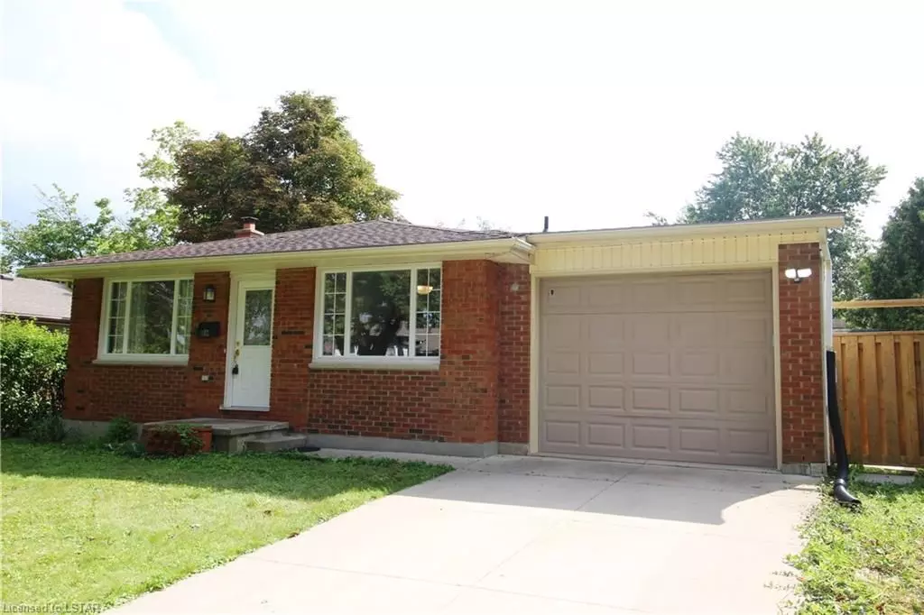 London North, ON N6G 1L7,102 Paperbirch CRES