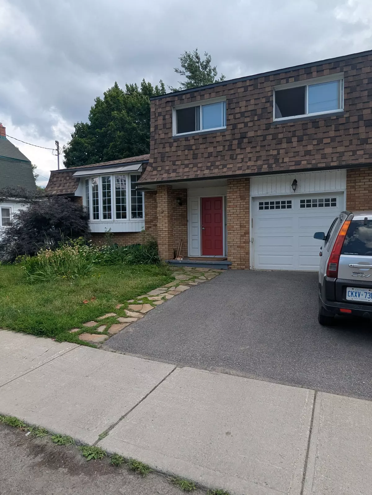 Vanier And Kingsview Park, ON K1L 6S6,12 Carlotta AVE