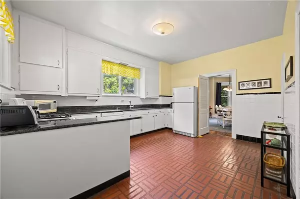 Staten  Island, NY 10304,150 Douglas RD