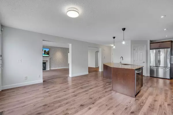 Airdrie, AB T4B 3P7,517 Windridge RD SW