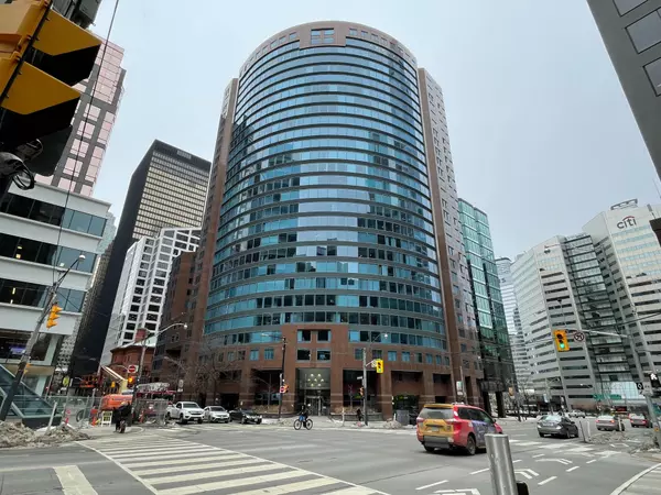 Toronto C01, ON M5J 2S7,33 University AVE #1505