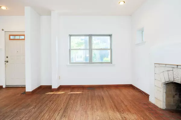 Toronto C11, ON M4G 1J3,268 Sutherland DR