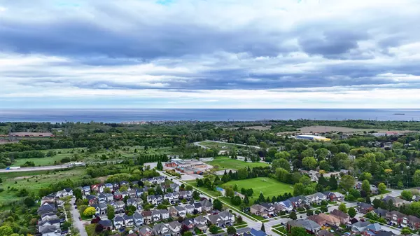 Clarington, ON L1B 0V4,21 BROOKHOUSE DR #217