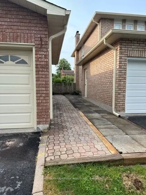 Markham, ON L3P 6W6,27 Foundry CRES S
