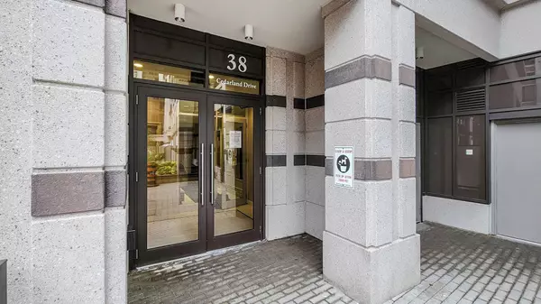 Markham, ON L6G 0G7,38 Cedarland DR #1205