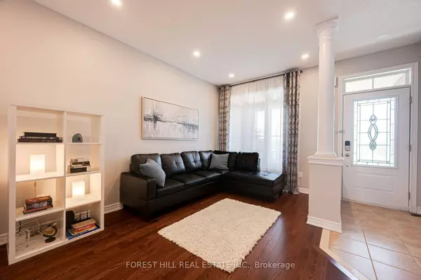 Richmond Hill, ON L4E 0V8,41 Pavlova CRES