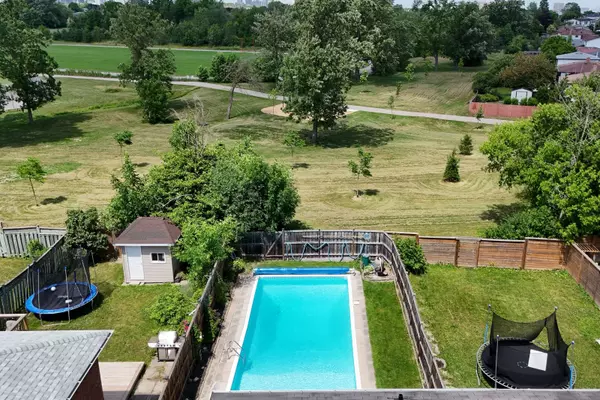 3123 Jessica CT,  Mississauga,  ON L5C 1X7