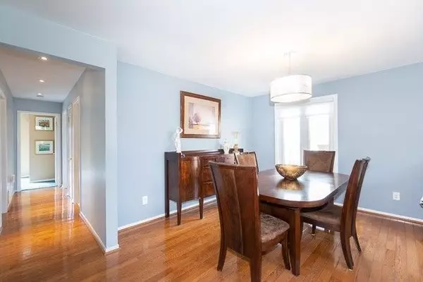 Mississauga, ON L5N 1S8,2947 Saint Malo CIR