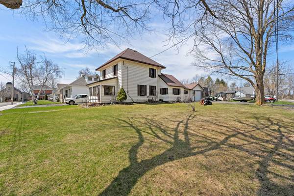 9 Victoria ST E, Kawartha Lakes, ON K0L 2W0