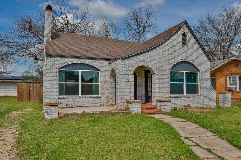 1209 E Garnett Street, Gainesville, TX 76240