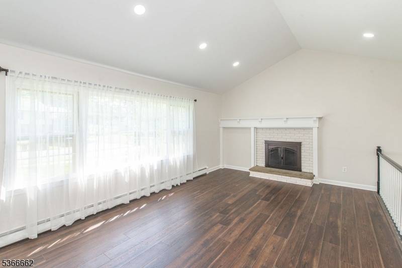 Morris Plains Boro, NJ 07950,66 Watnong Dr