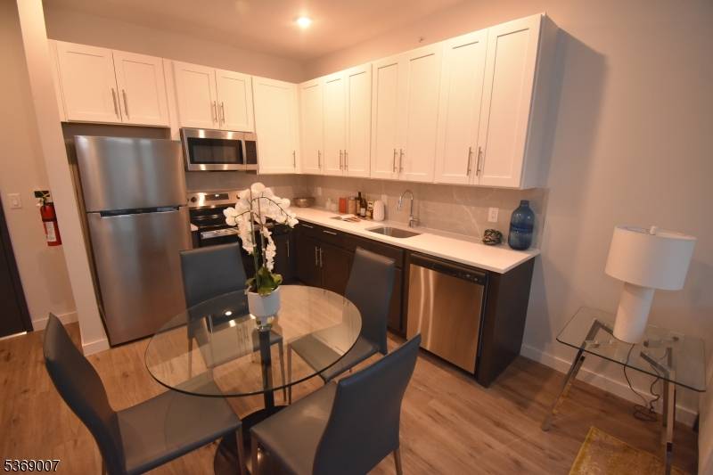 Phillipsburg Town, NJ 08865,75 S Main St #305