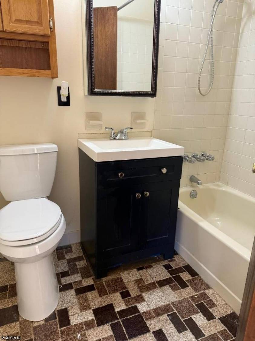 Wanaque Boro, NJ 07465,539 Ringwood Ave #4