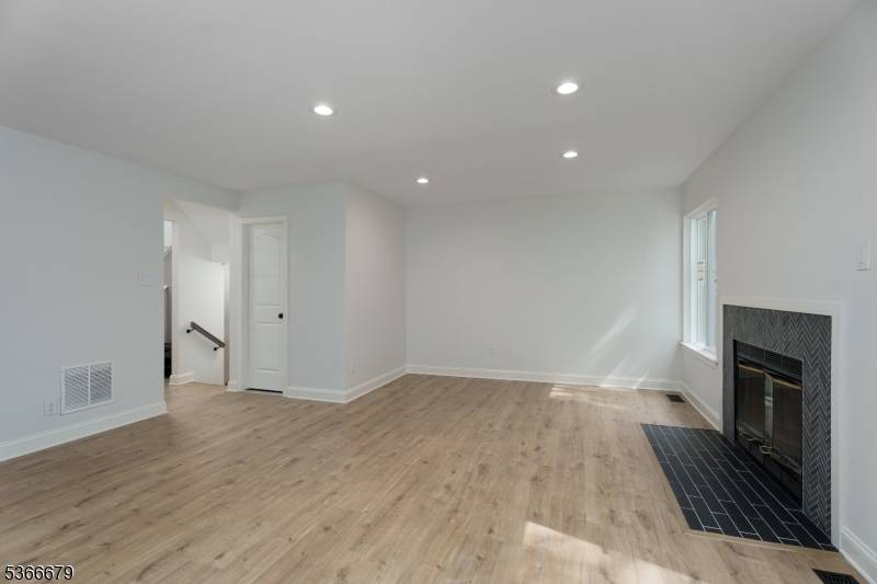 Hillsborough Twp., NJ 08844,86 Longacre Ct
