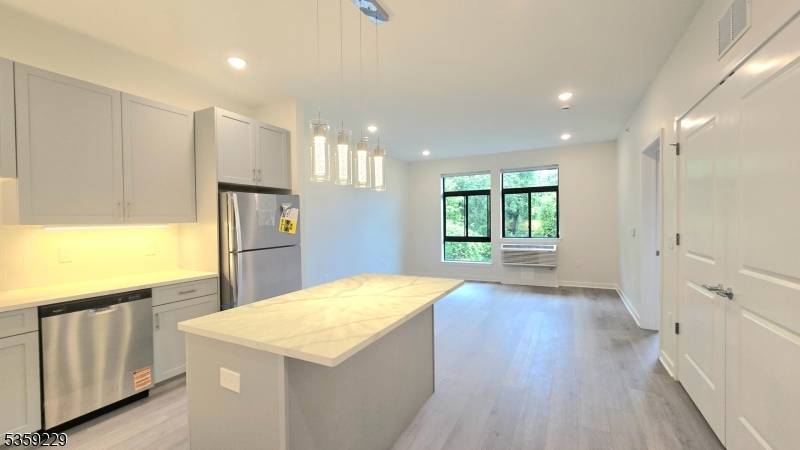 Fairfield Twp., NJ 07004,135 Fairfield Rd #202