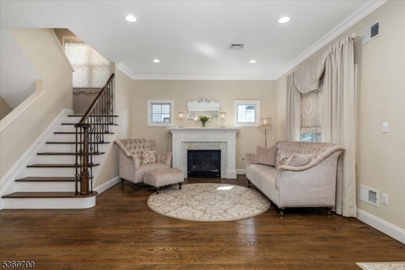 Nutley Twp., NJ 07110,162 Walnut St