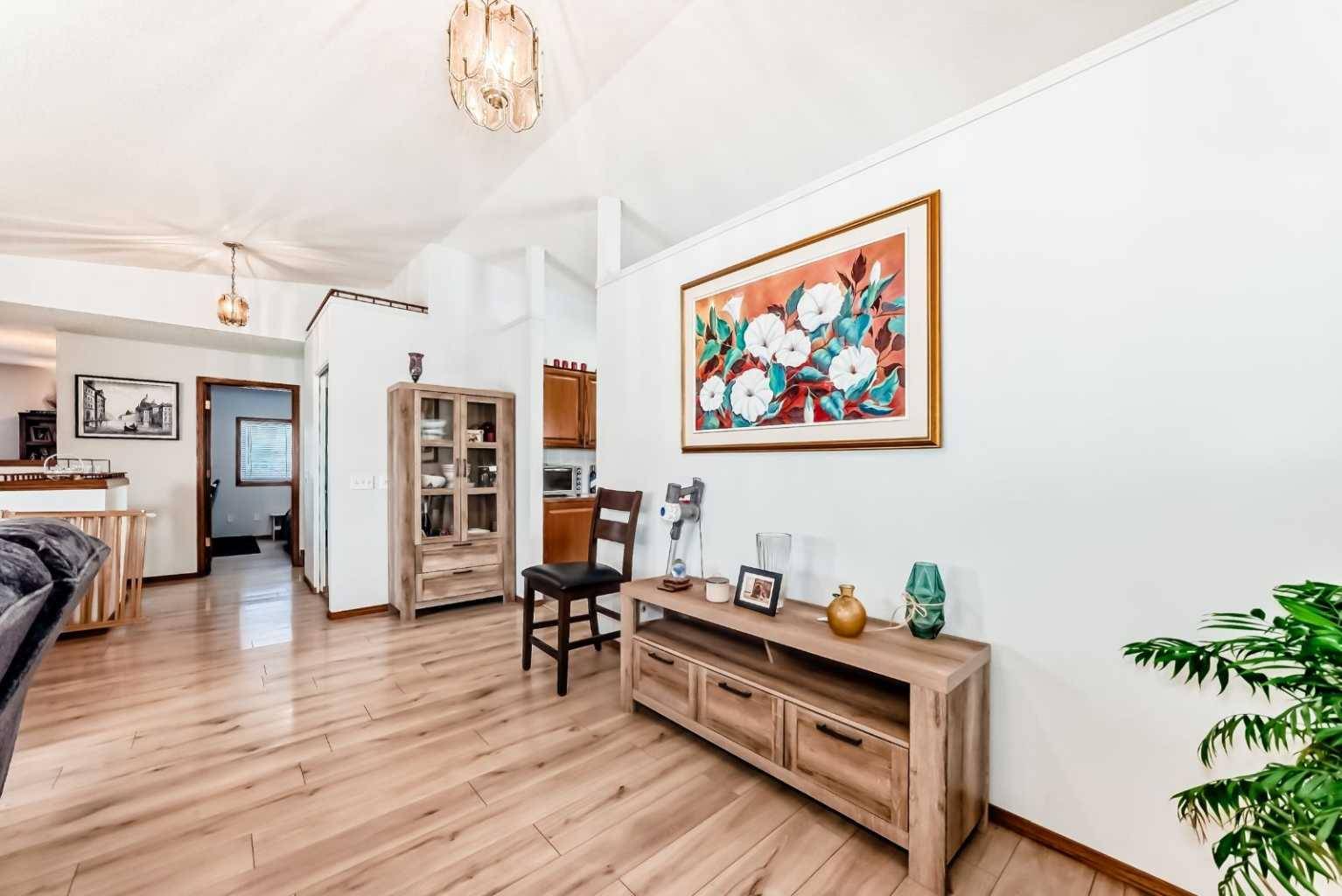Calgary, AB T3K 3Y2,68 Harvest Oak WAY Northeast