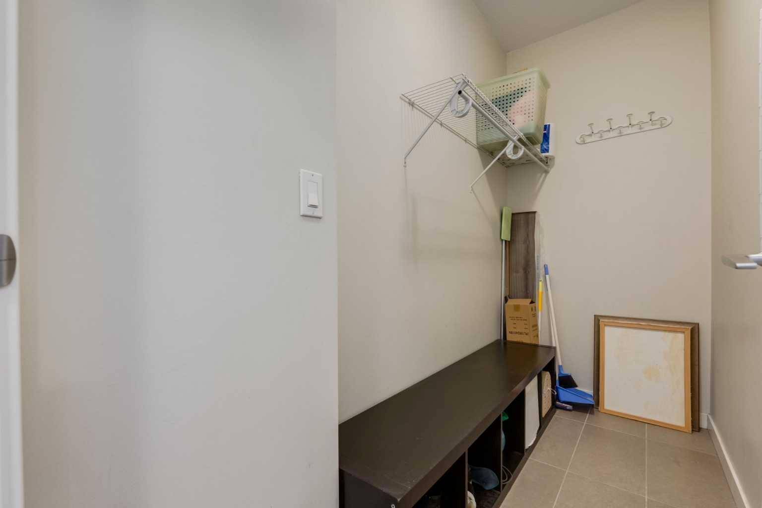 Calgary, AB T2E 3S7,707 4 ST NE #406