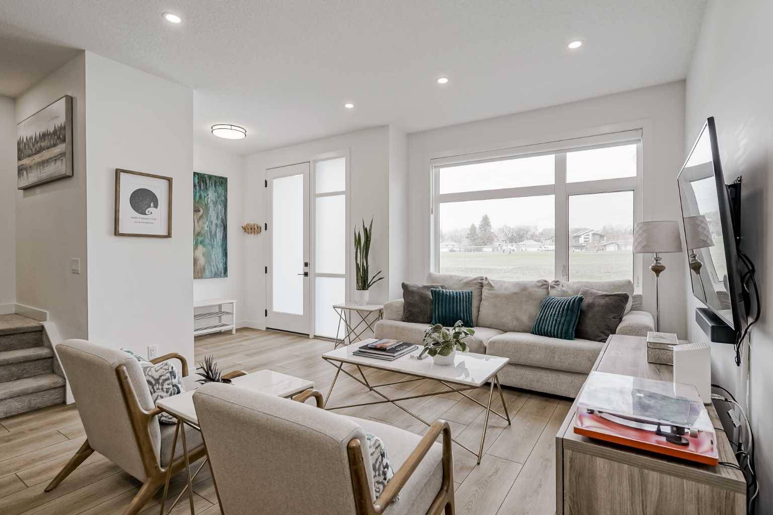 Calgary, AB T2M 1R9,2308 20 ST Northwest