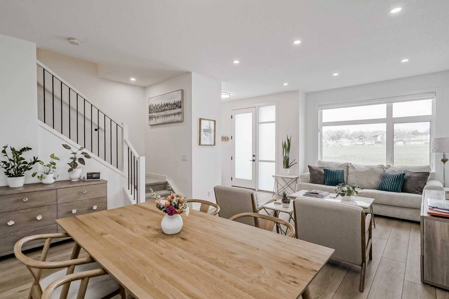 Calgary, AB T2M 1R9,2308 20 ST Northwest