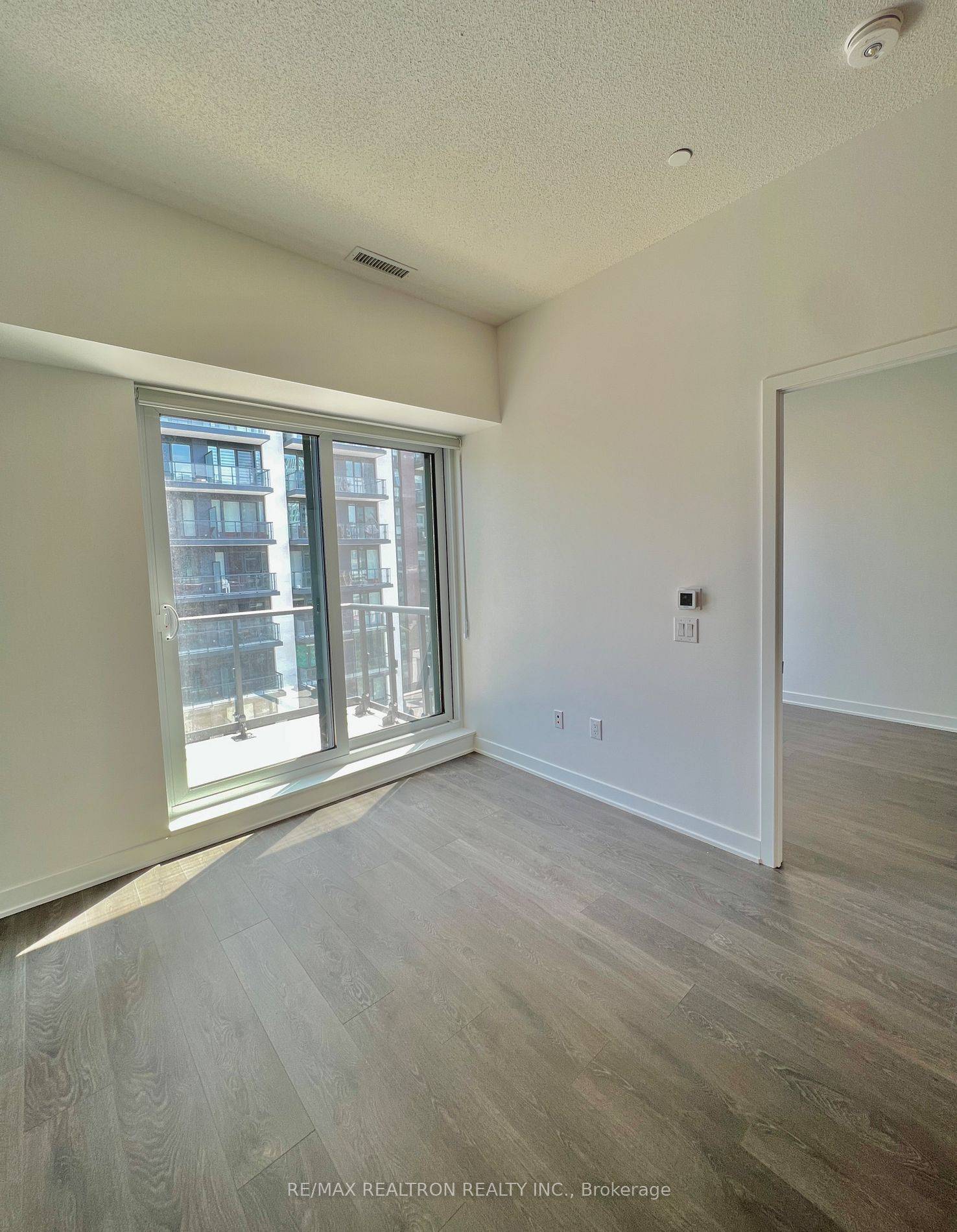 Toronto C08, ON M5A 0T1,35 Tubman AVE #1123