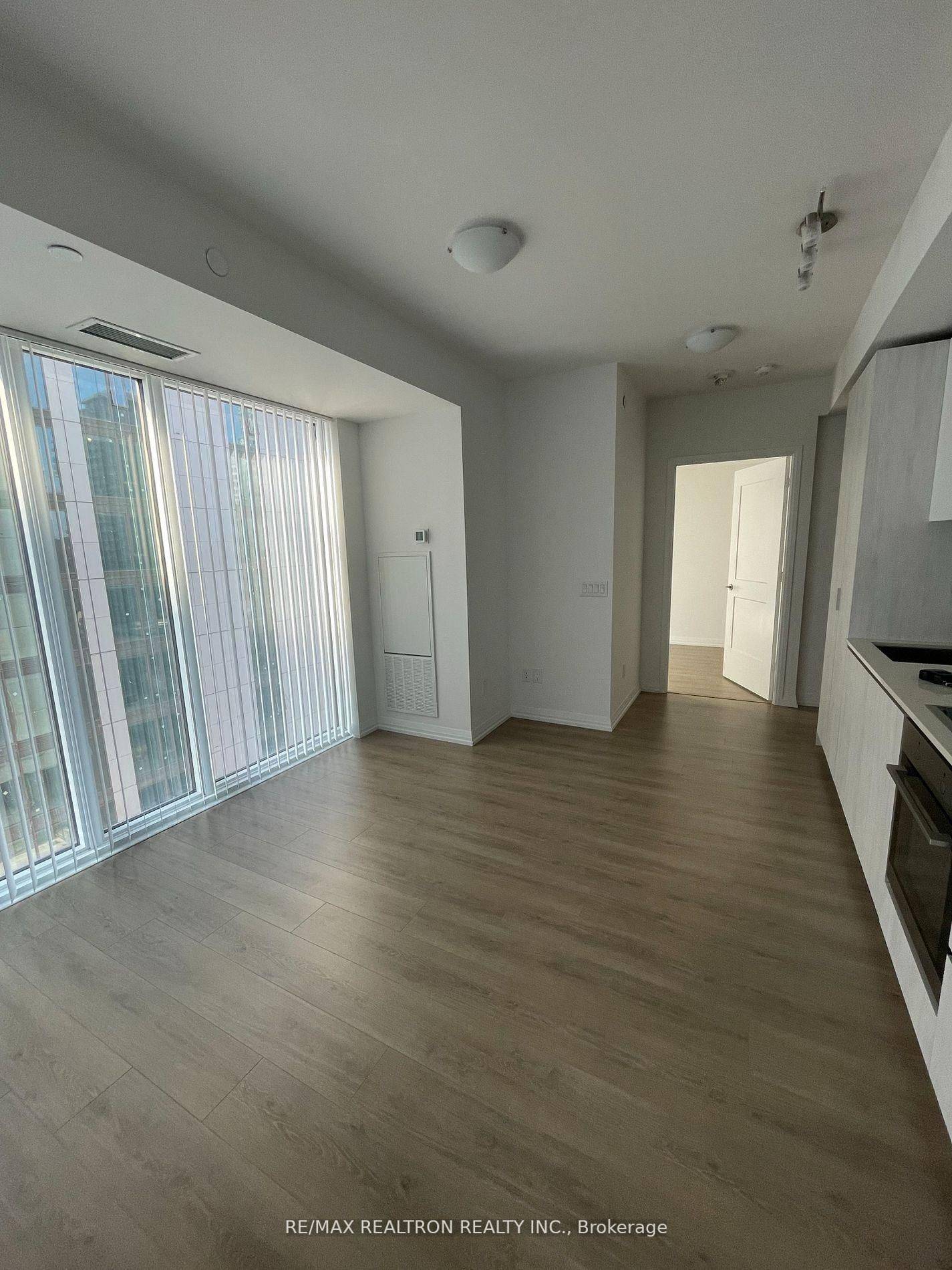 Toronto C01, ON M5V 0W6,8 Widmer ST #2103