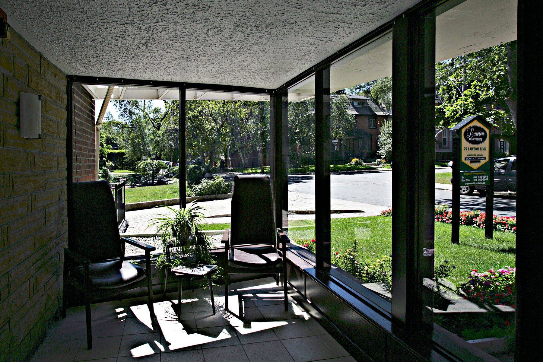 Toronto C02, ON M4V 1Z8,95 Lawton BLVD #506