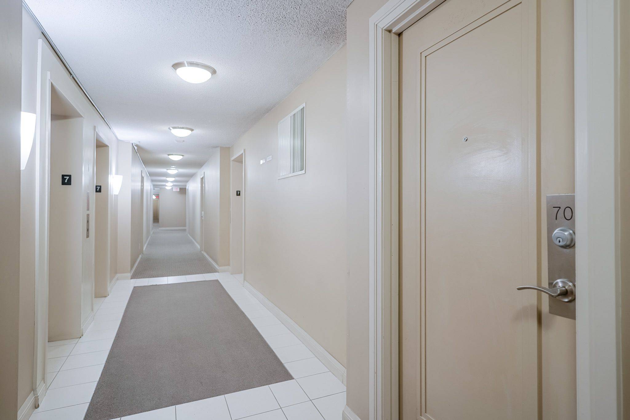 Toronto E08, ON M1M 3X9,3650 Kingston RD #701