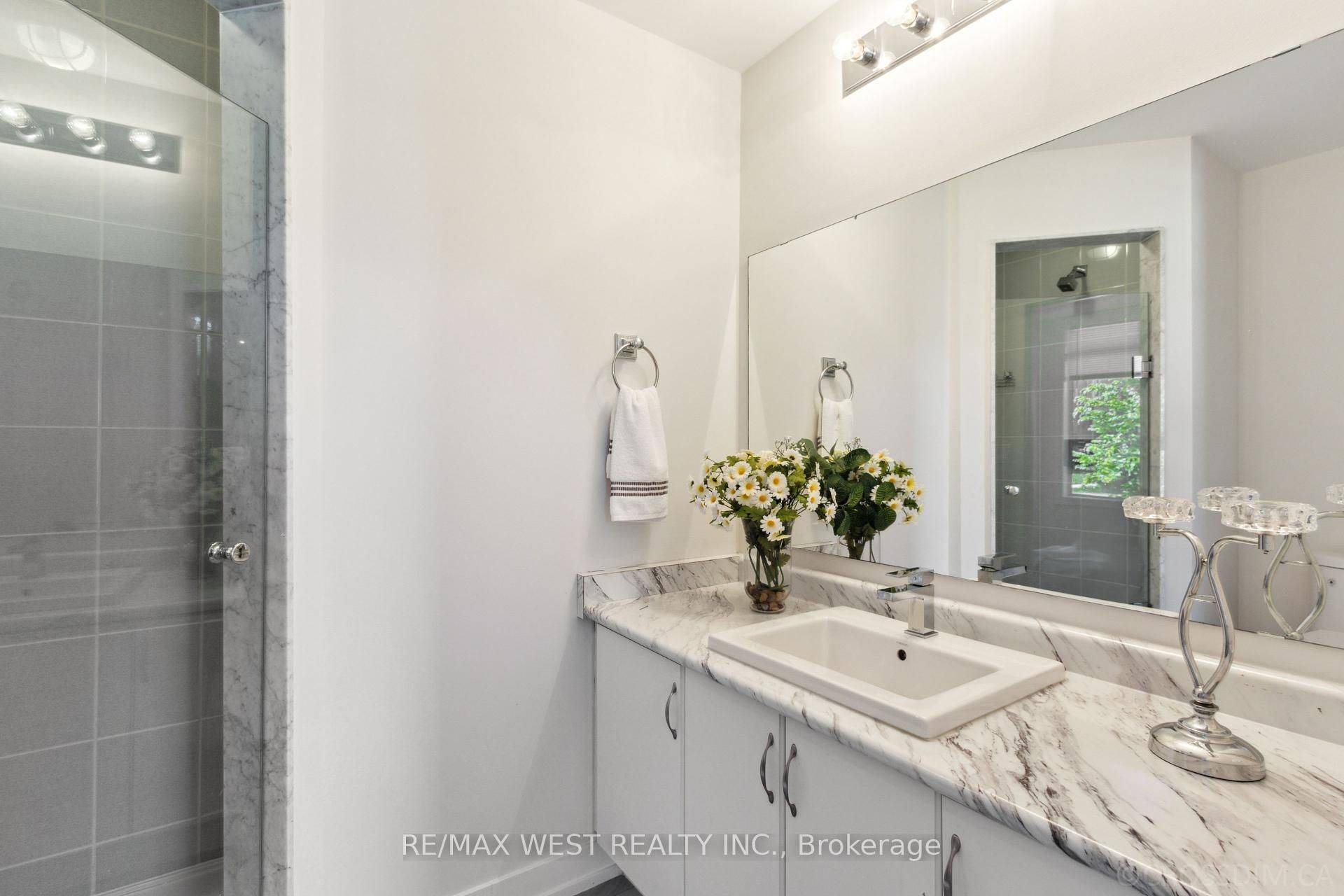 Vaughan, ON L6A 2Z2,147 Salterton CIR