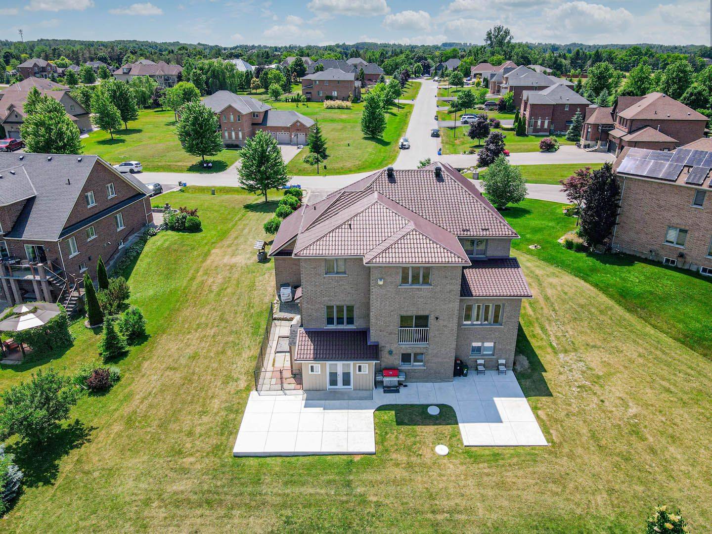 Uxbridge, ON L0C 1A0,33 Ridge RD