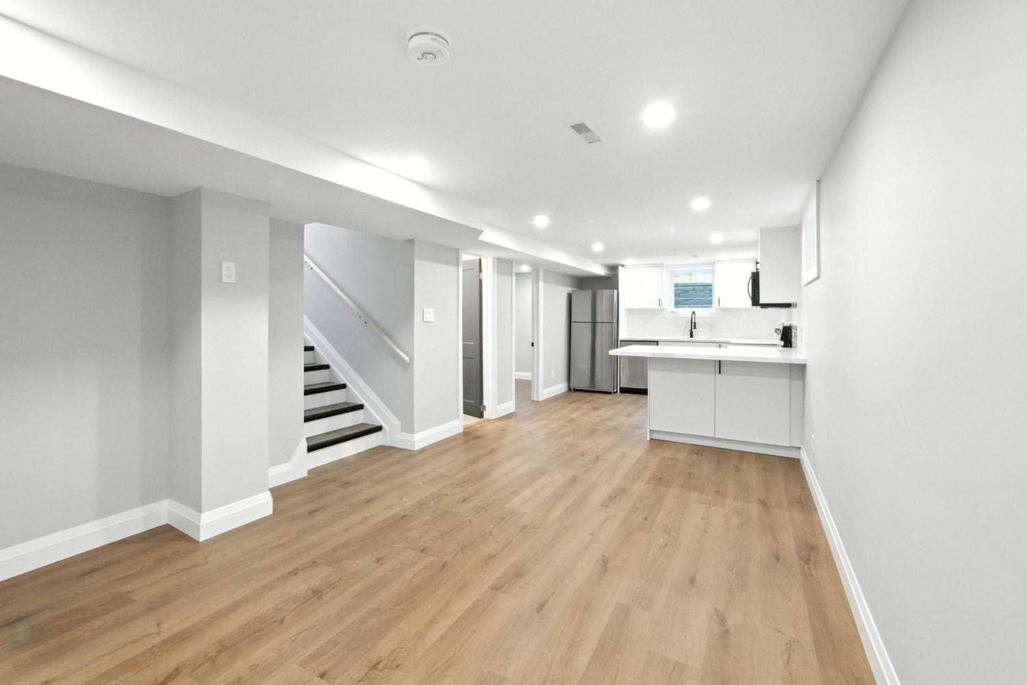 29 Bronte CRES #Lower Unit, Barrie, ON L4N 5B8
