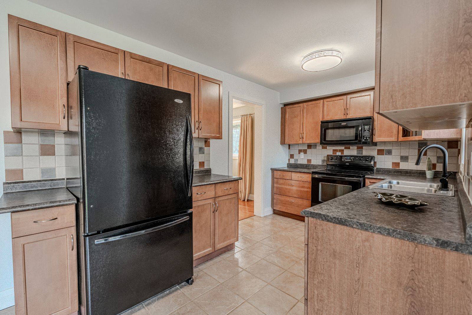 Barrie, ON L4N 7J1,6 McDougall DR
