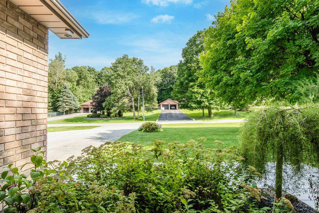 Springwater, ON L4M 6L9,37 Paddy Dunns CIR
