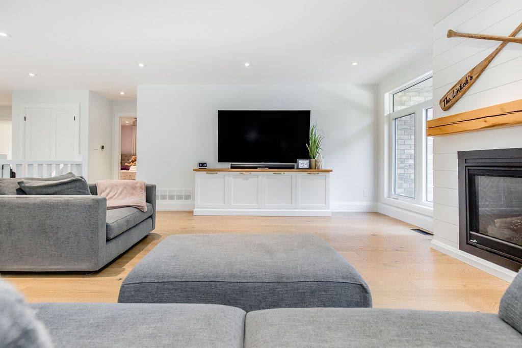 Springwater, ON L4M 6L9,37 Paddy Dunns CIR