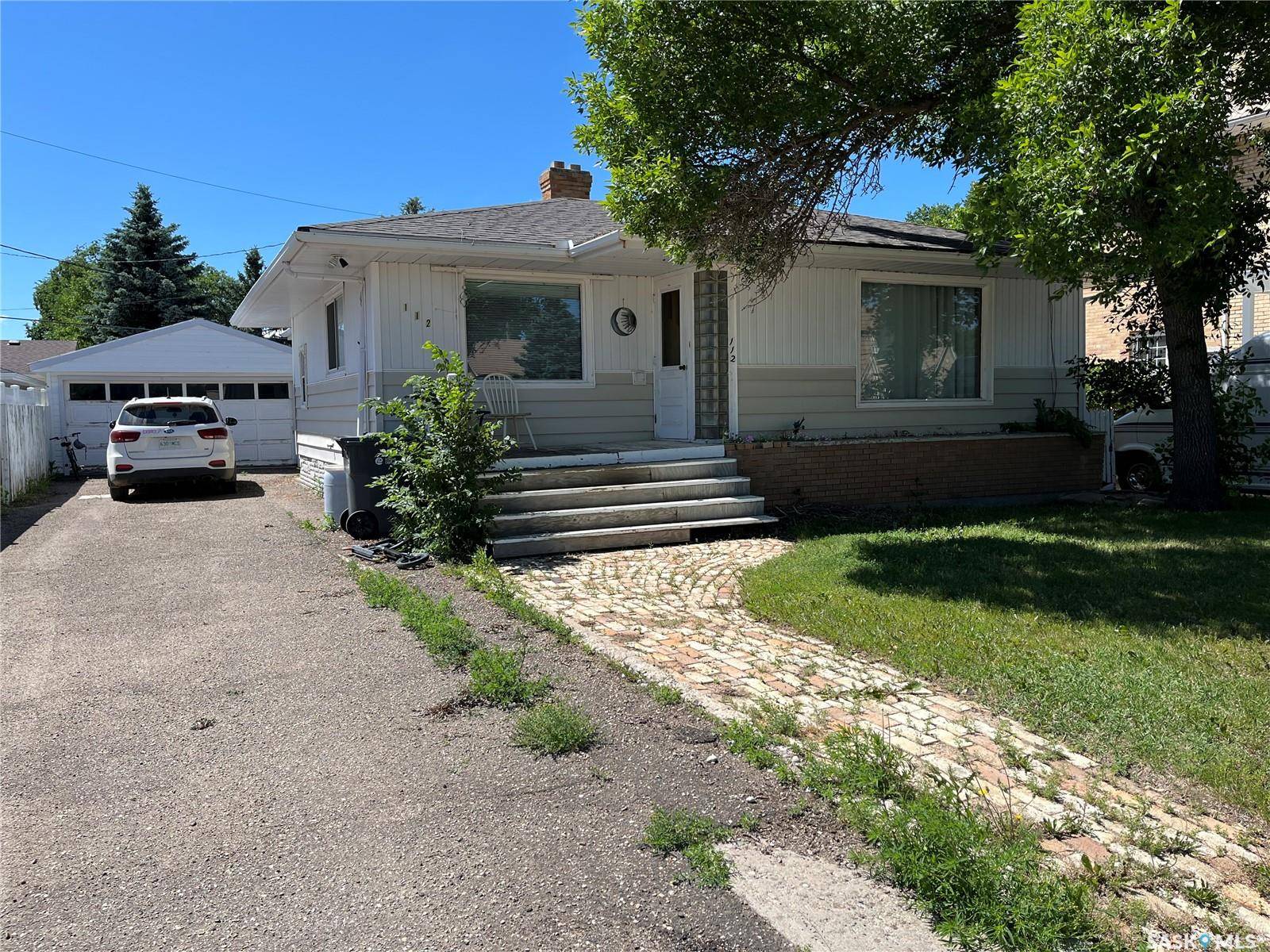 112 2nd AVENUE W, Gravelbourg, SK S0H 1X0