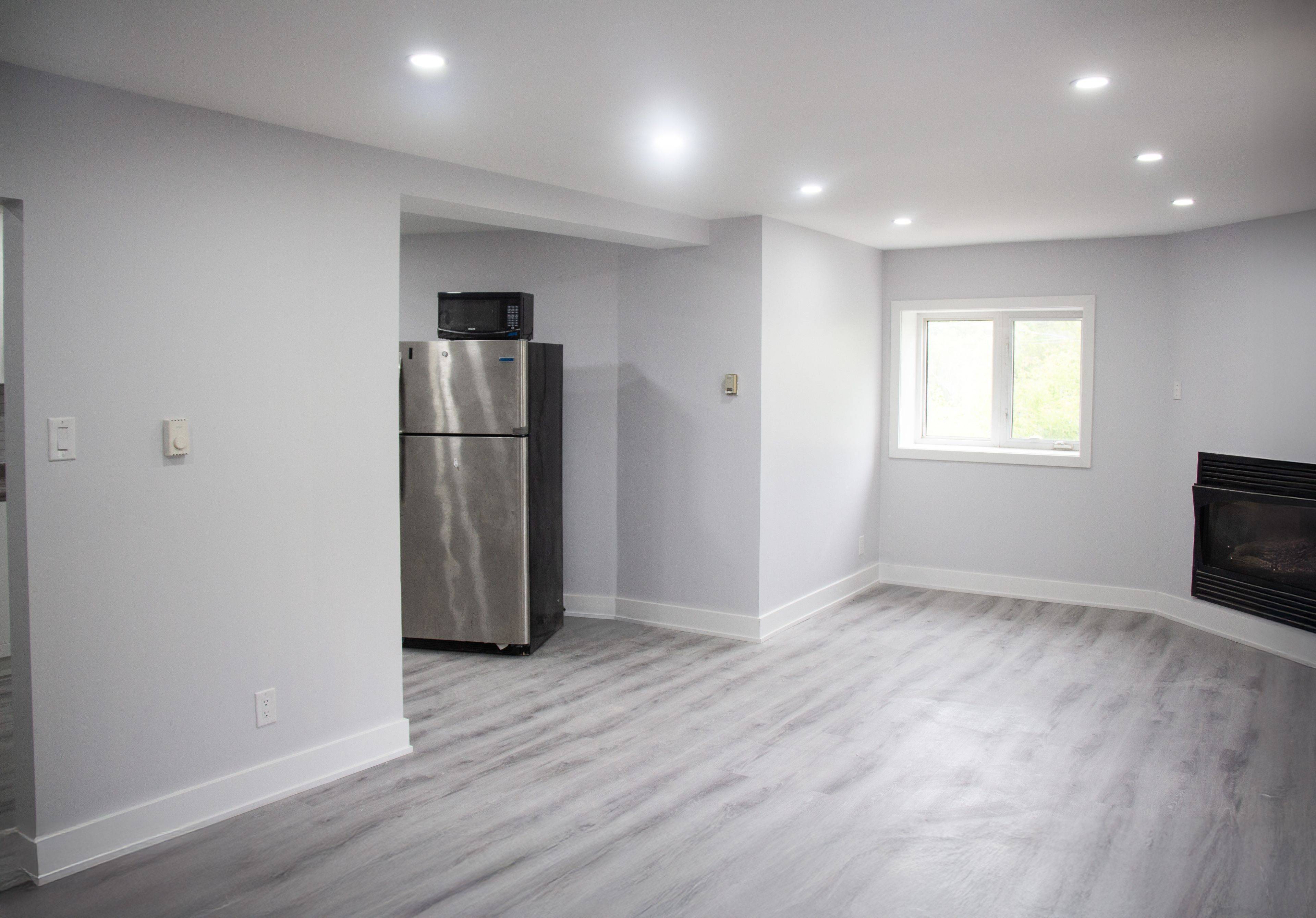 Milton, ON L9T 1N7,173 Main ST #3