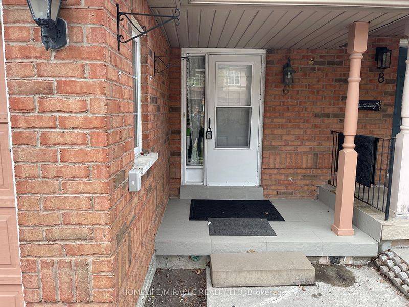Brampton, ON L6Y 5E9,10 Cherrytree DR #6