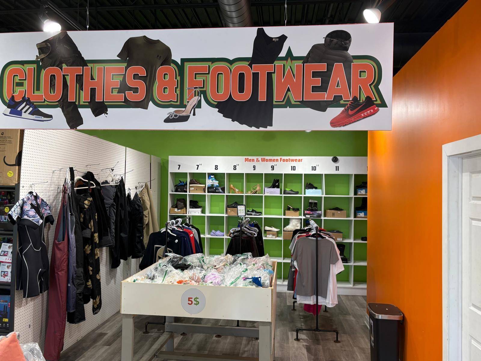 Mississauga, ON L5K 2M6,2575 Dundas ST W #25