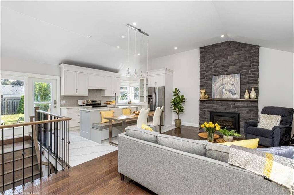 Burlington, ON L7T 3J1,965 KINGSWAY DR