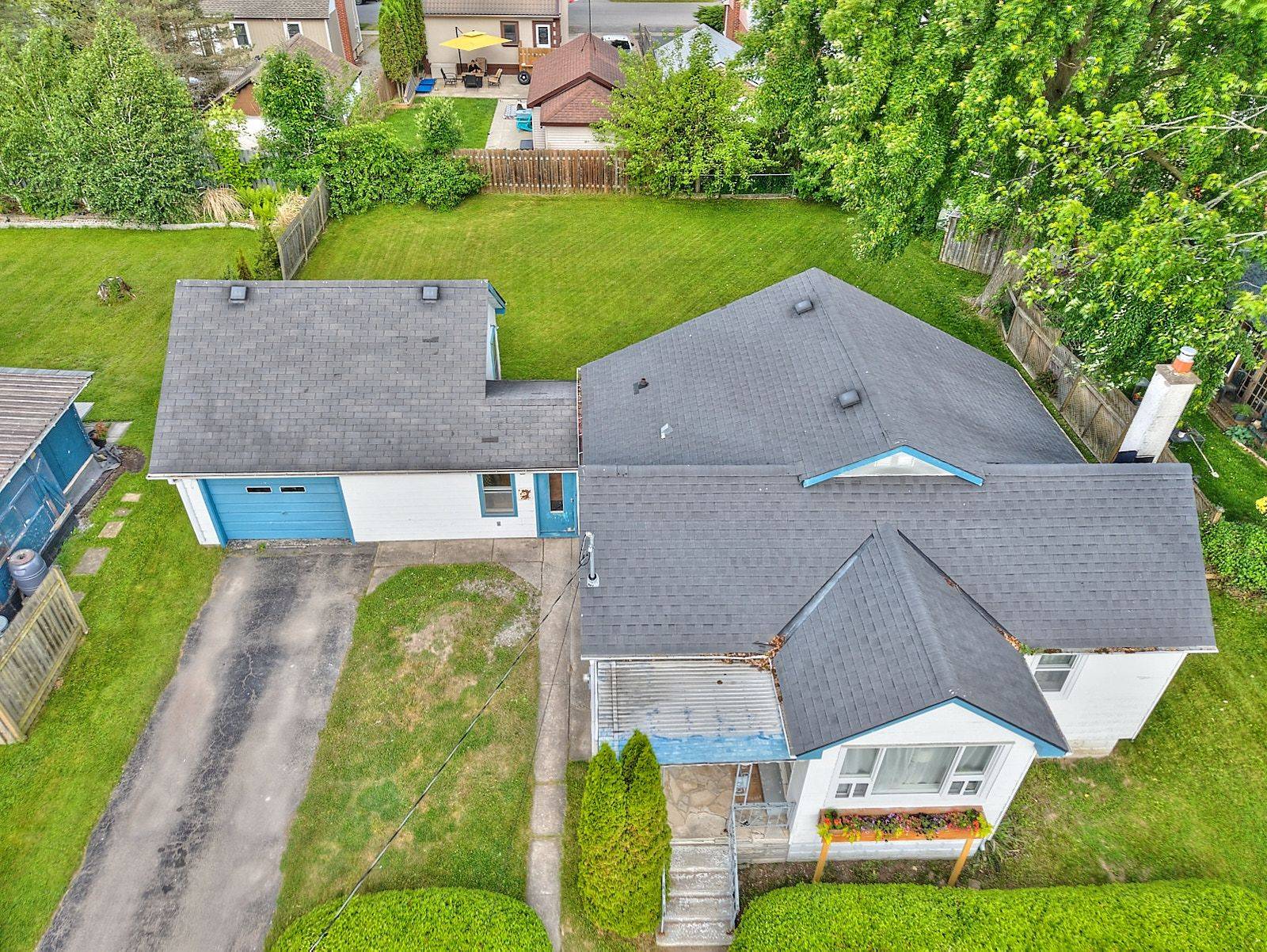 112 St Augustine AVE, Welland, ON L3C 2K7